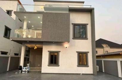 5 bedrooms for sale at mile 7 around old peace FM going for $350.000